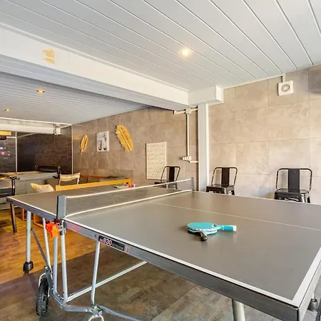 בית נופש 250m Prive, Borne D'arcade, Babyfoot - Des Freres-strasbourg